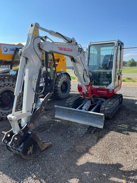 2025 TAKEUCHI TB235-2CR