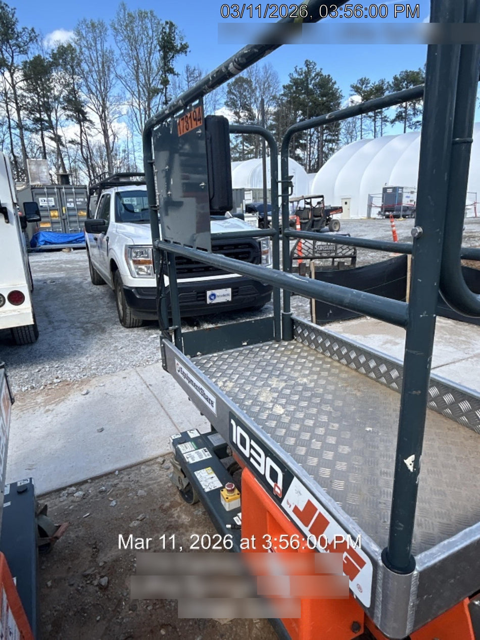 2021 JLG 1030P