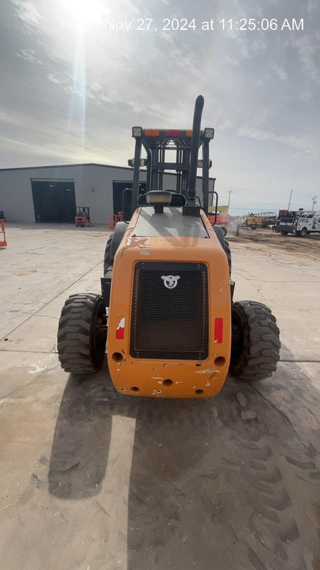 2023 CASE 588H