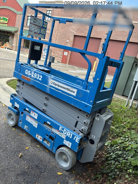 2021 GENIE GS-1932