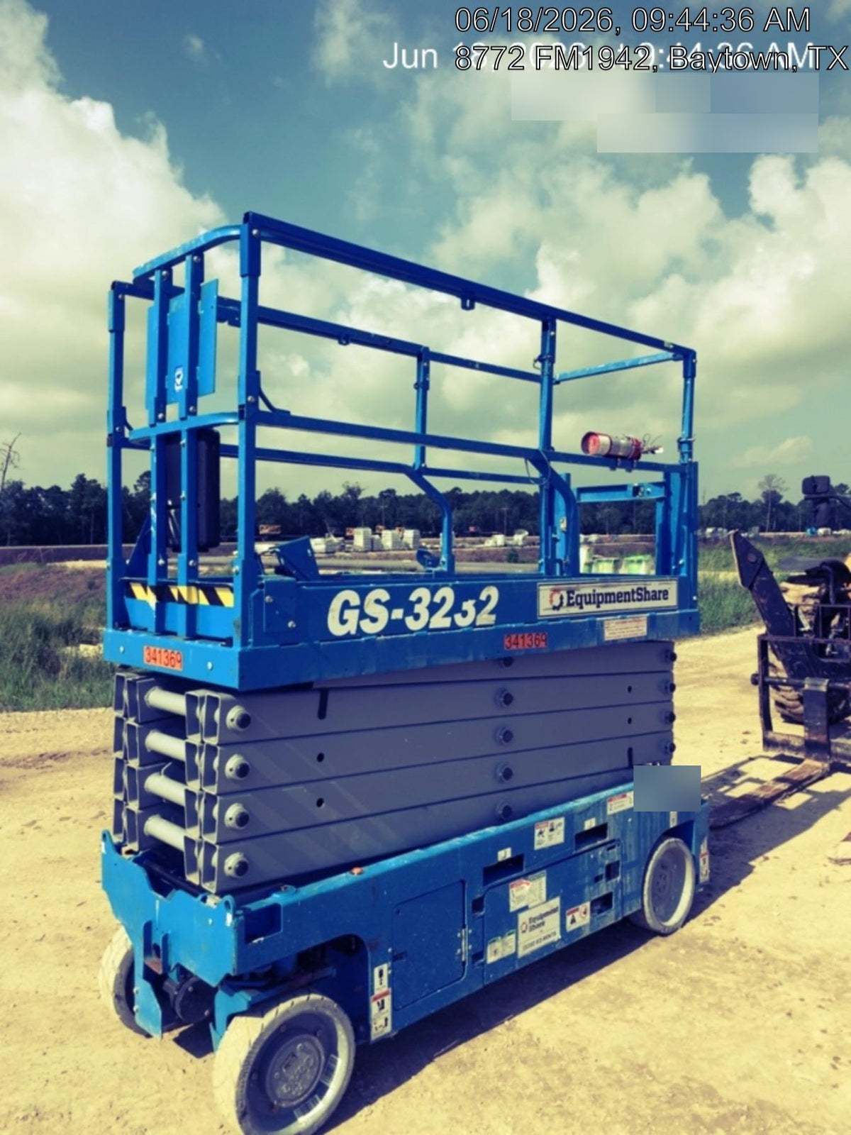 2023 GENIE GS-3232