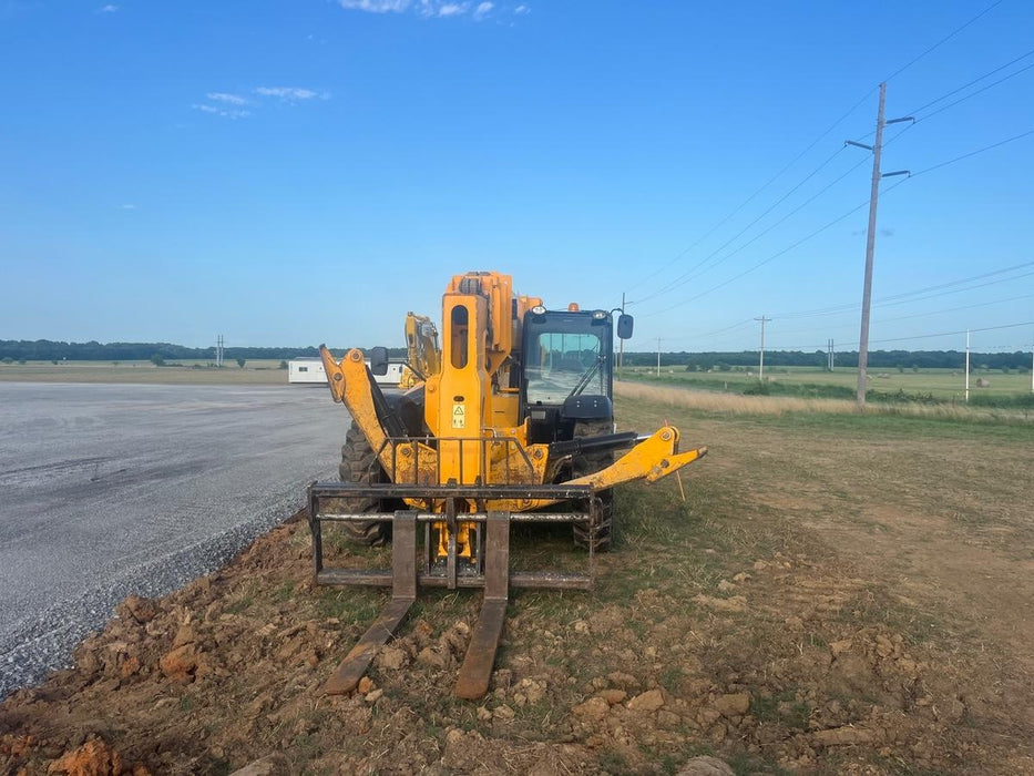 2019 JCB 512-56 Cab/Heat/Air, 109 HP, Solid Tires, STD Worklight, Beacon, Aux Hydraulics, Lifting Eye, Back up Alarm w/66" Carriage/60" Forks