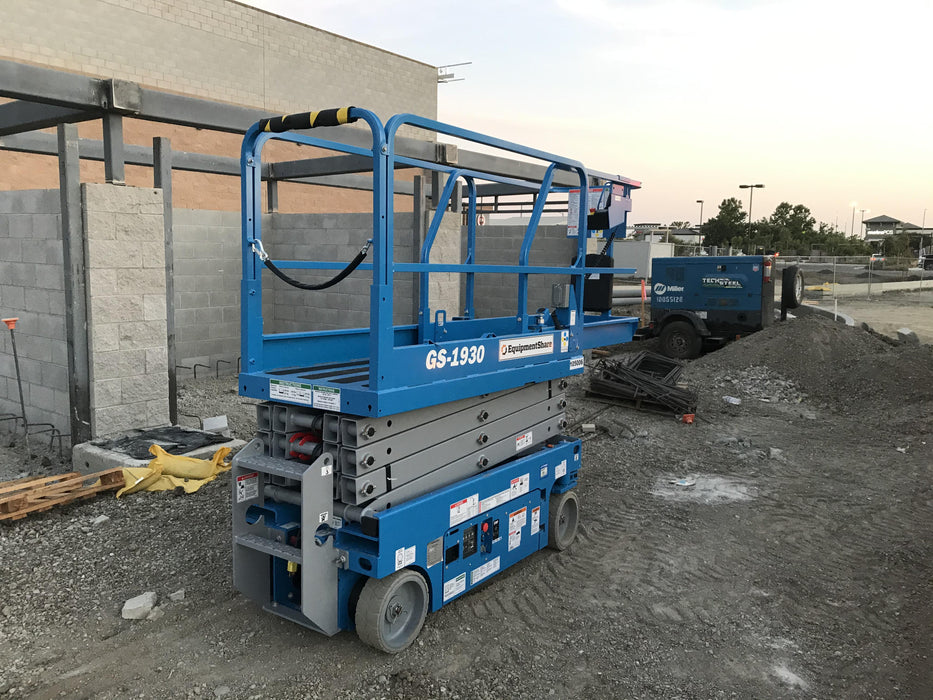 2020 Genie GS-1930 Fixed rails with chain entry gate - Pre A92.20, 800W Inverter