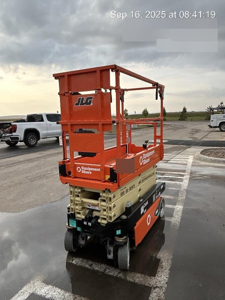 2025 JLG ES1932