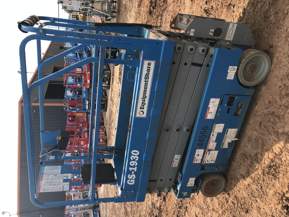 2019 Genie GS-1930 Fixed rails with chain Entry