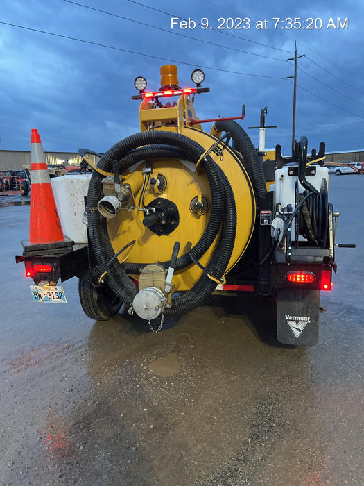 2022 Vac-Tron LP573XDT T4 Koehler Diesel Engine, 500 Gallon Debris Tank, x2 100 Gallon Water Tanks