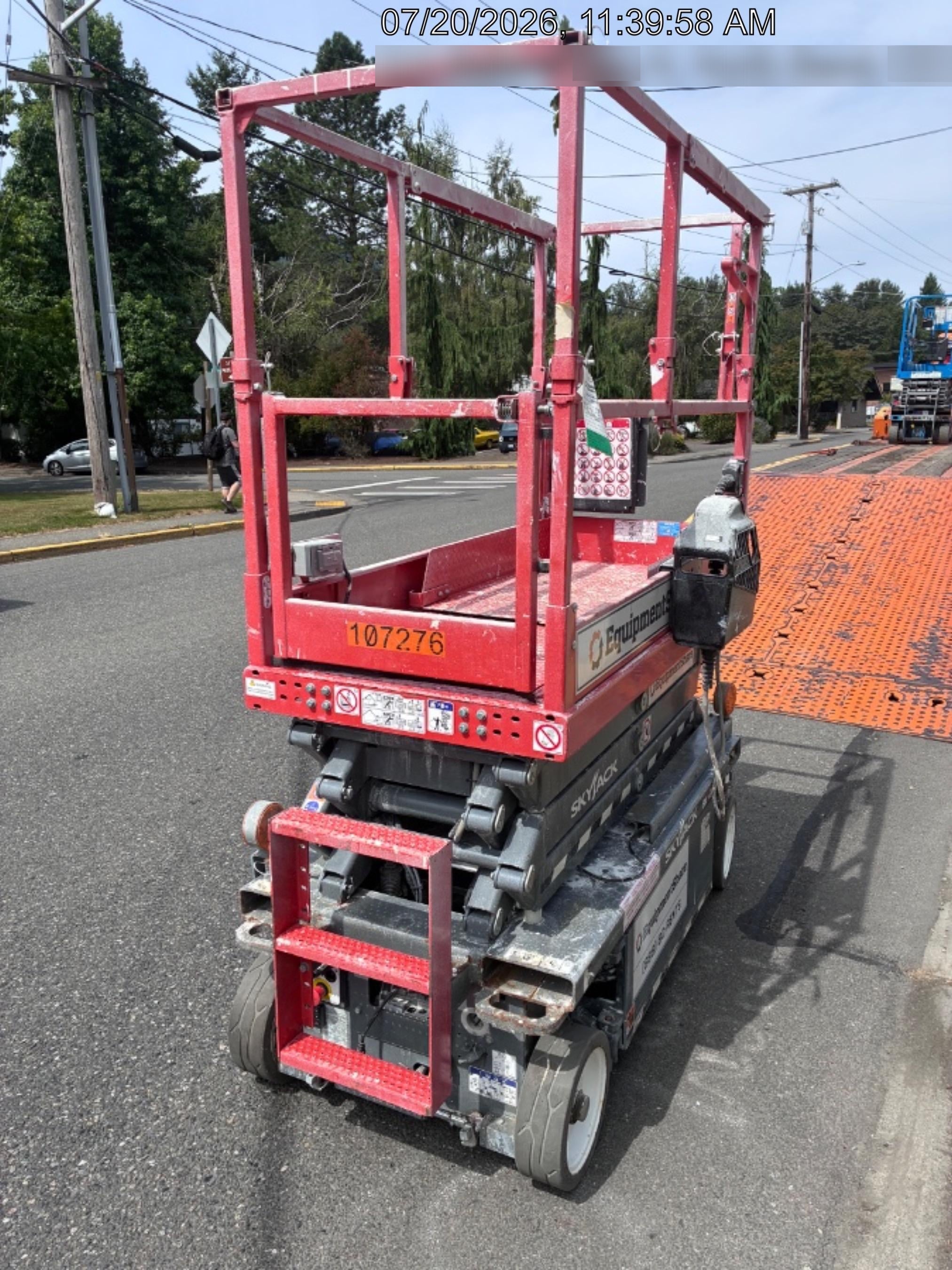 2020 Skyjack SJIII-3219 Solid NM Tires, Half height spring hinged entry gate, Dual Beacons, 800W Inverter