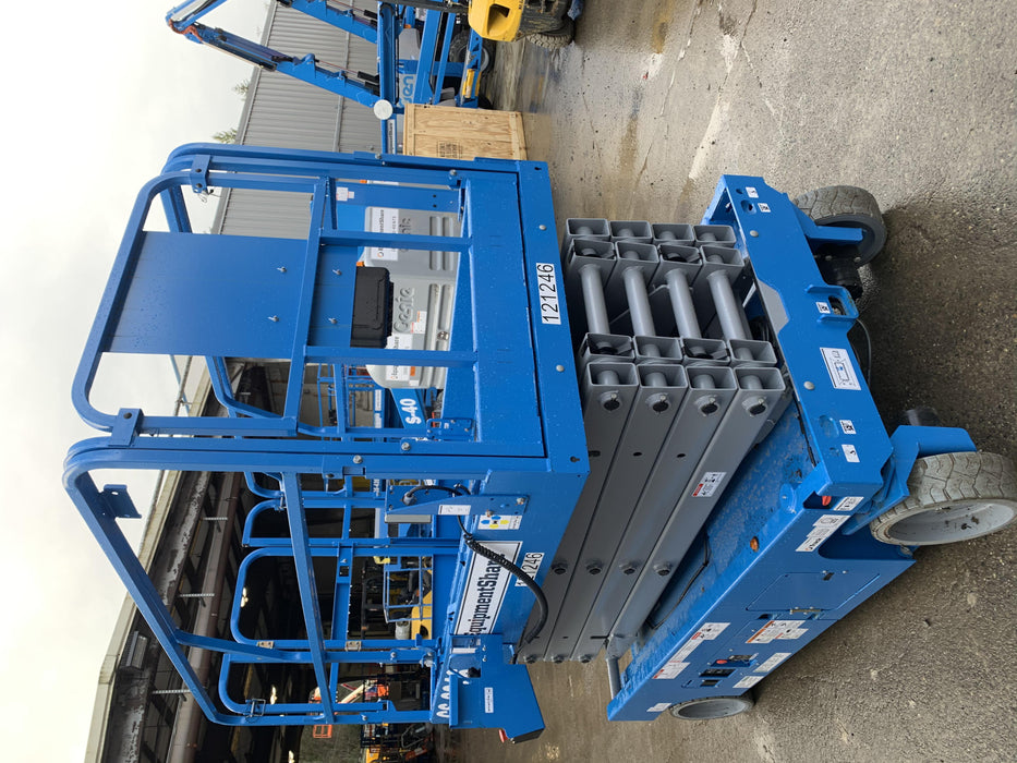 2020 Skyjack SJIII-3219 Solid NM Tires, Half height spring hinged entry gate, Dual Beacons, 800W Inverter