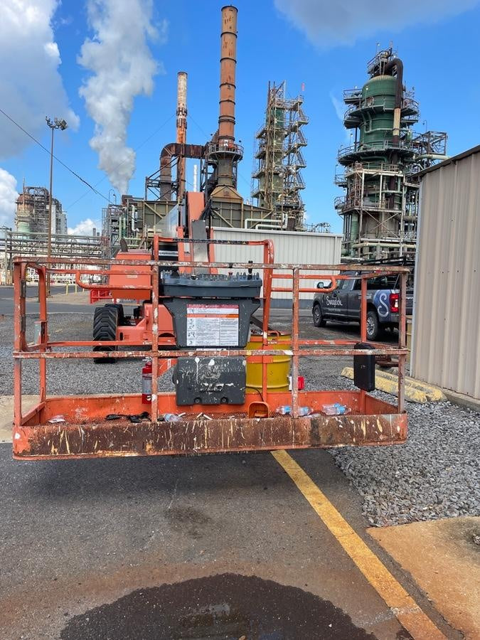 2019 JLG 800AJ