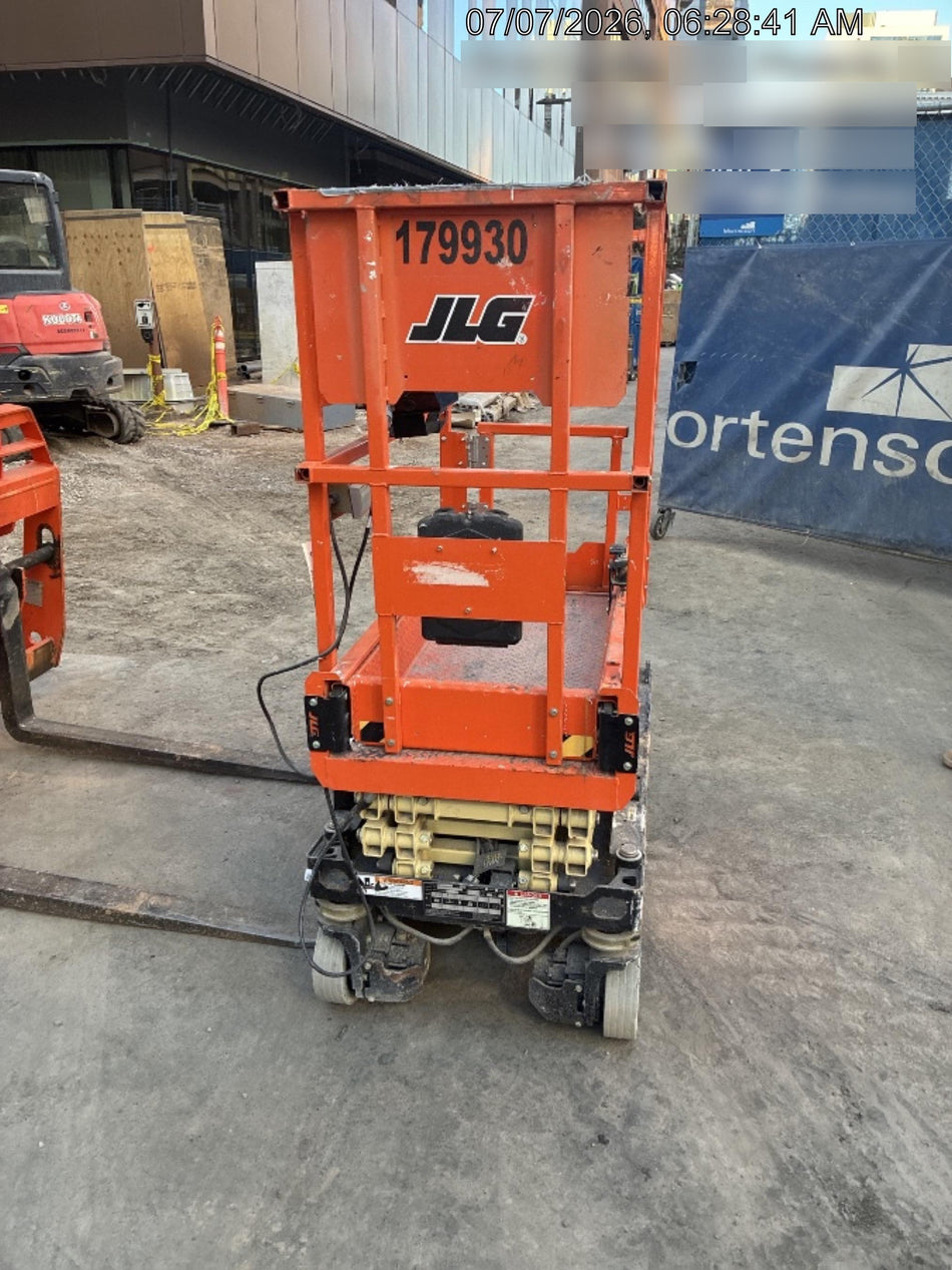 2021 JLG ES1330L