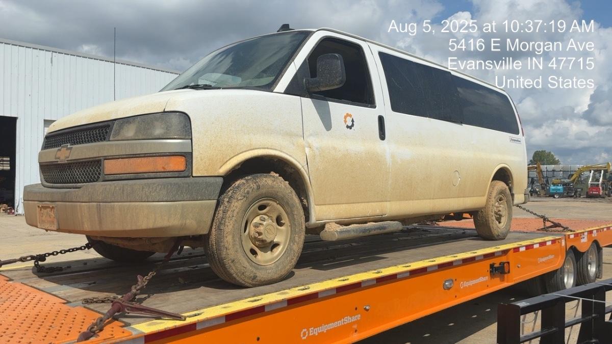 2024 CHEVROLET Express Van - Rental