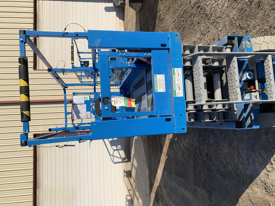2019 Genie GS-2632 Folding rails with half height swing gate