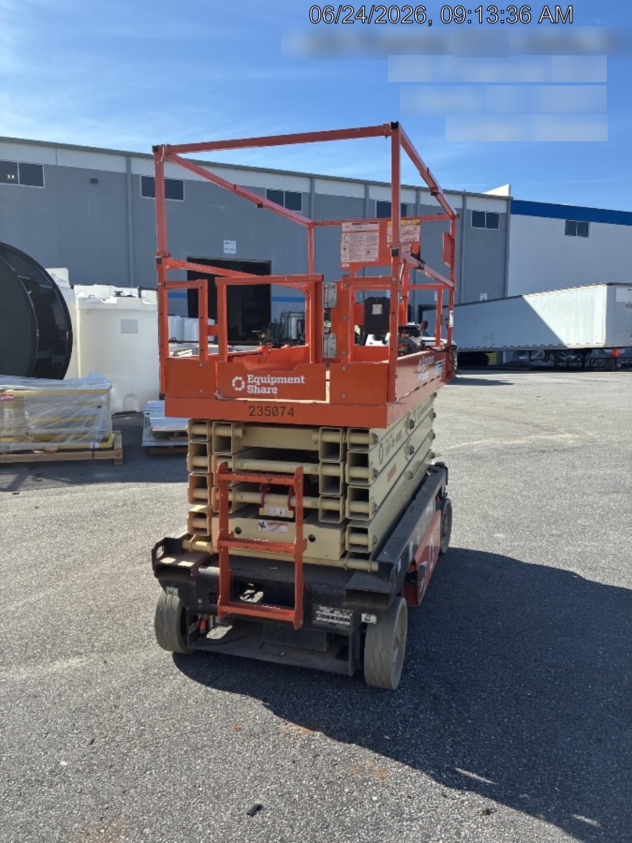 2022 JLG ES3246