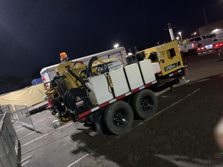 2021 Vac-Tron LP573XDT T4 Koehler Diesel Engine, 500 Gallon Debris Tank, x2 100 Gallon Water Tanks