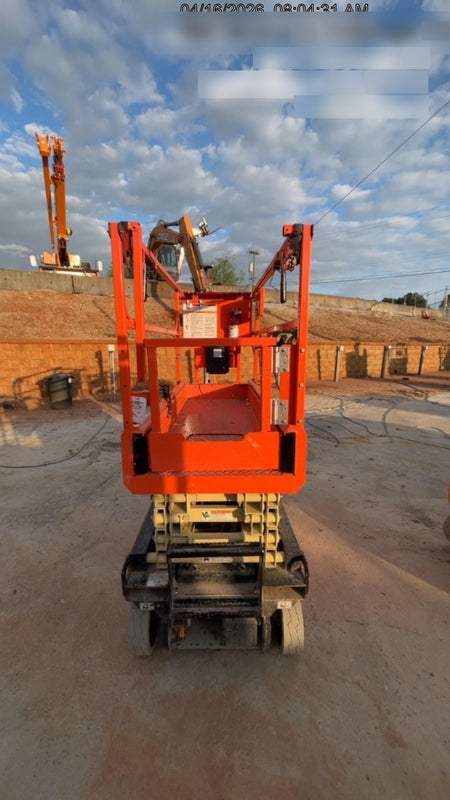 2025 JLG ES1932