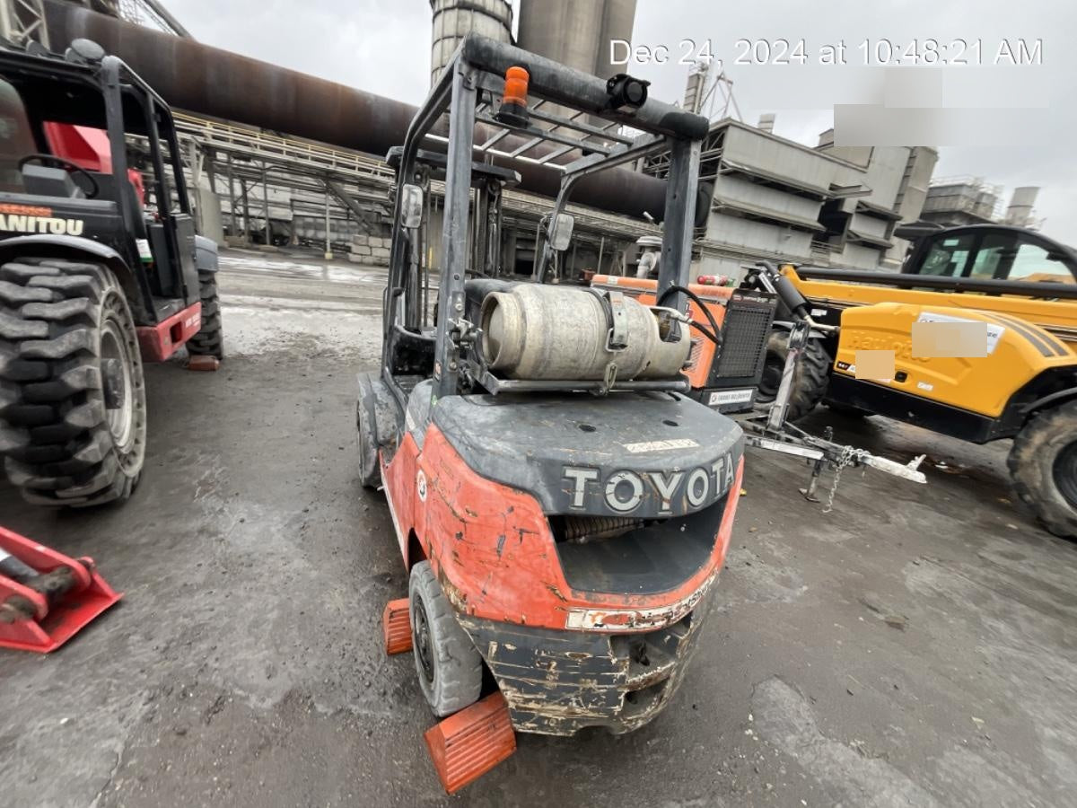 2022 TOYOTA 50-8FGU25