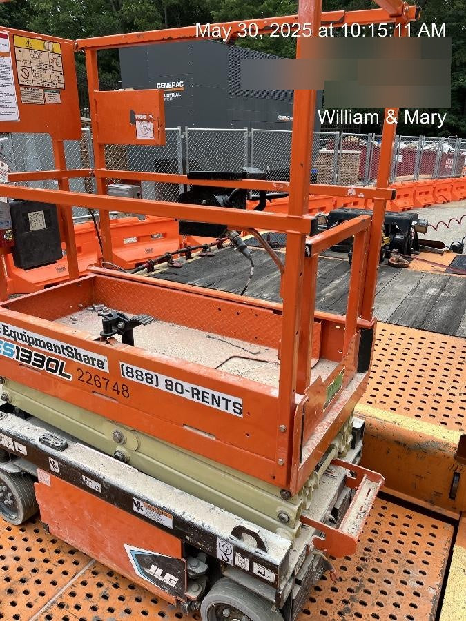 2022 JLG ES1330L