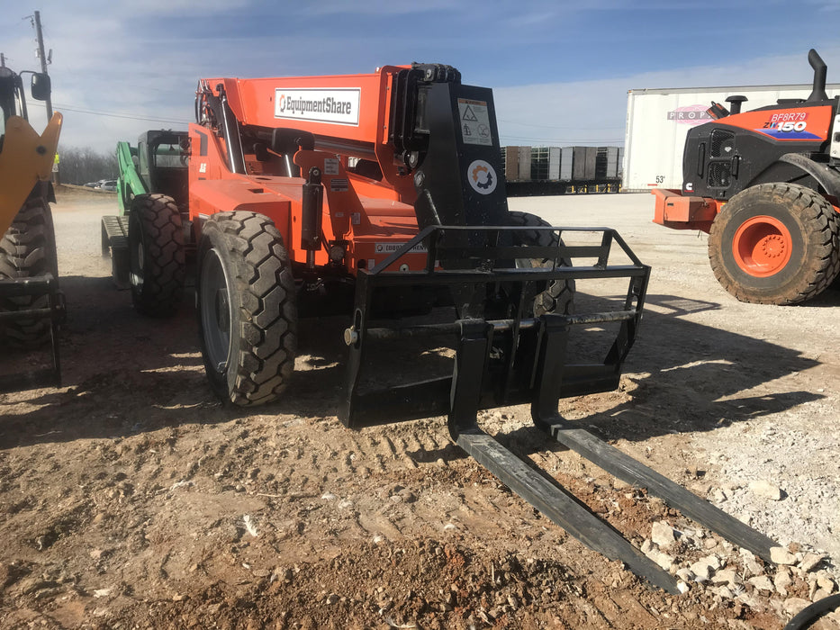 2020 Skytrak 8042 74 Hp, FF Tires, Work Lights, Beacon, Aux Hydraulics, Back up Alarm, Lifting Eye, ES Decals