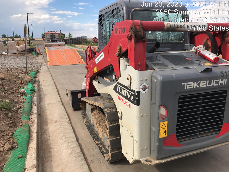 2019 Takeuchi TL10V2-CR Cab/Heat/AC, Rubber Tracks, Backup Alarm, Front & rear working Lights, Auxiliary Hydraulics, 2 Speed Travel, Engine Monitoring System, Hydraulic universal quick hitch w/76" HD dirt bucket with 8 teeth, 20.3 cubic feet capacity, 48" Pallet forks and frame