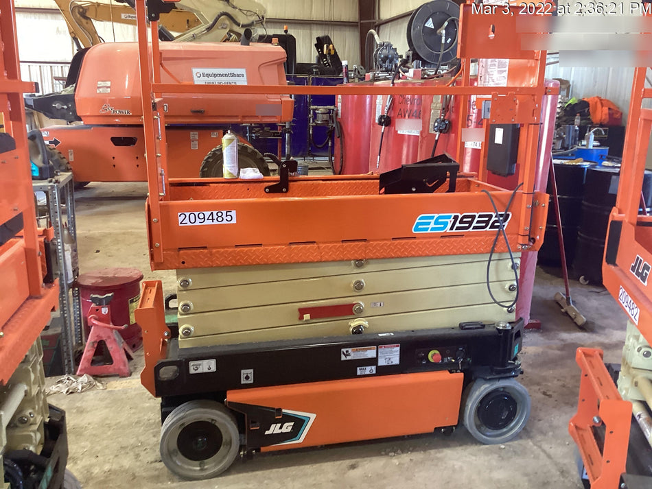 2022 JLG ES1932