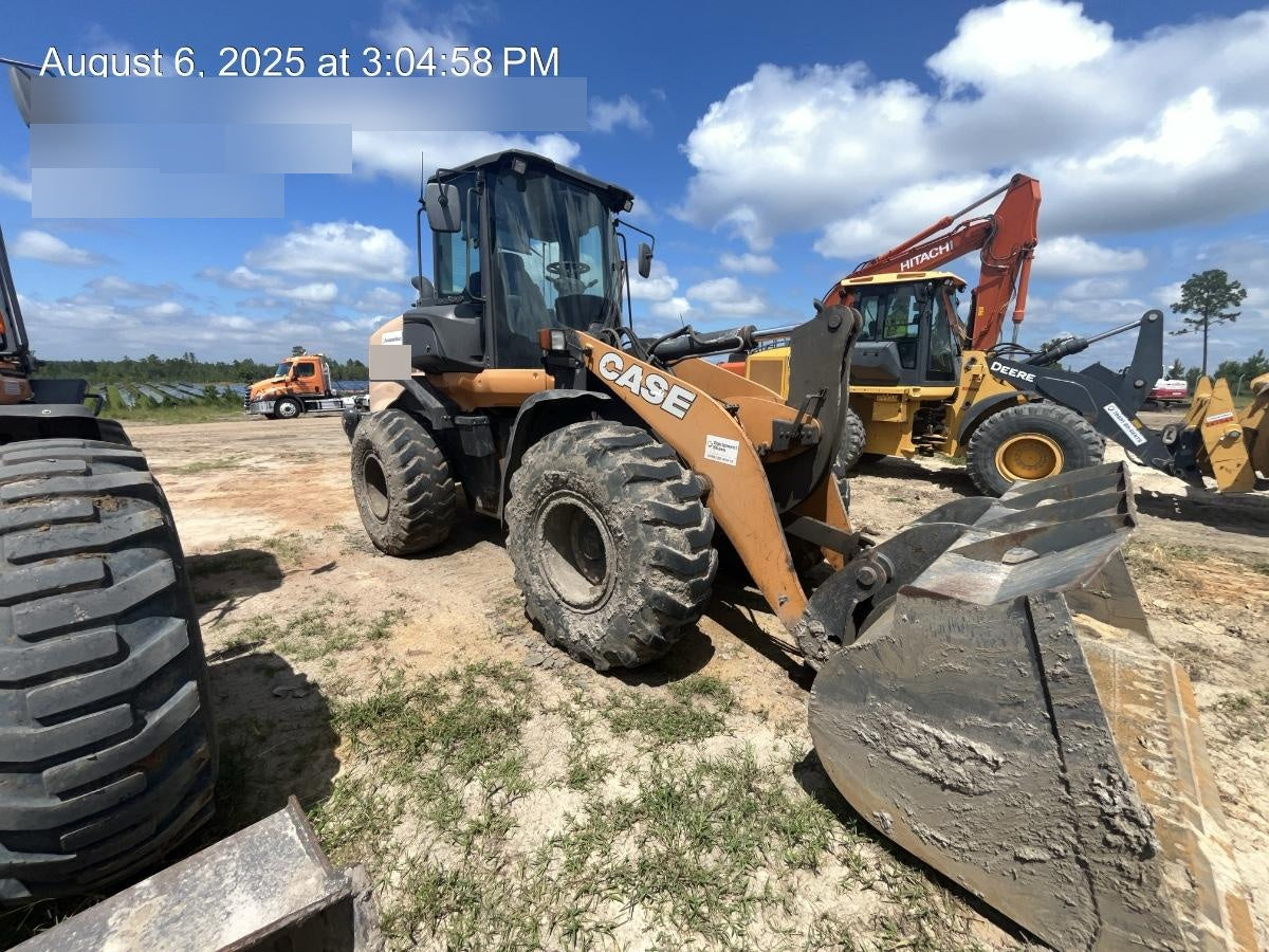 2018 Case 621G CLOSED CAB, 1 FUNCTION, JRB 416 STYLE HYD COUPLER