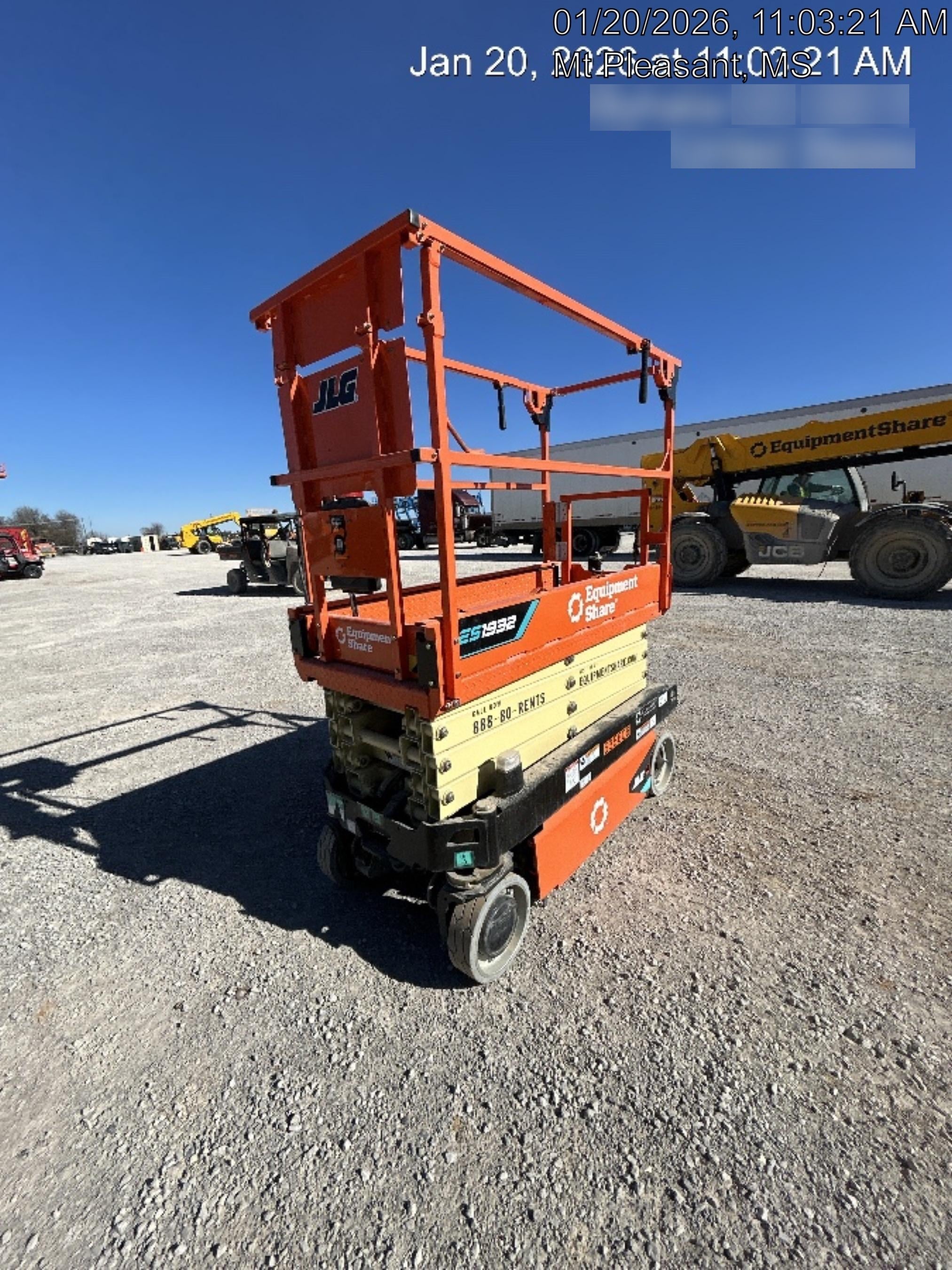 2025 JLG ES1932