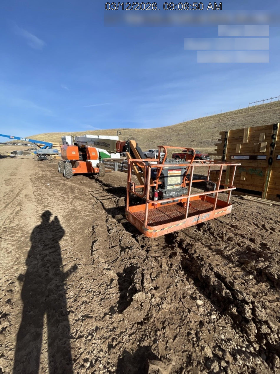 2022 JLG 860SJ