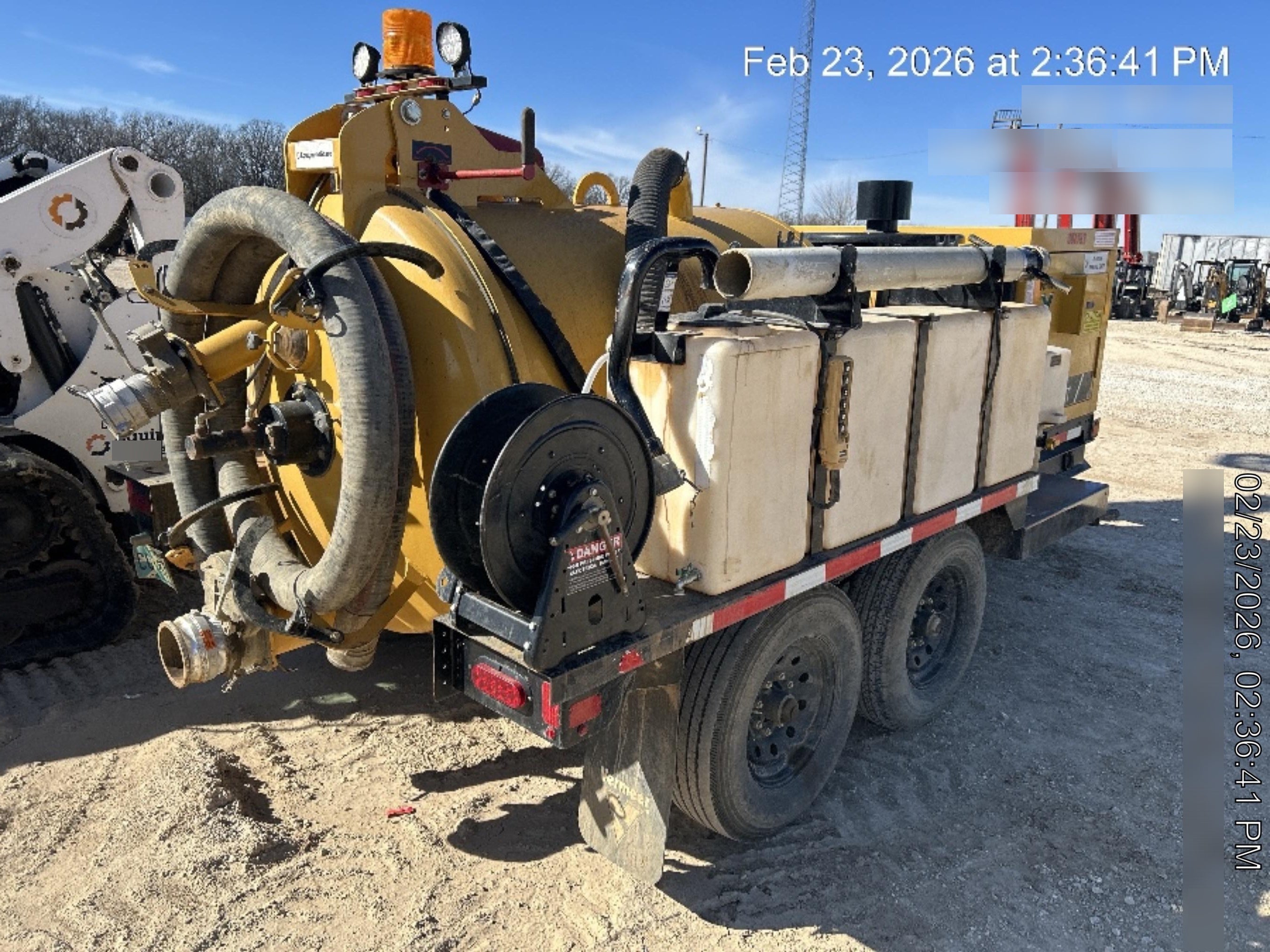 2023 Vac-Tron LP573XDT T4 Koehler Diesel Engine, 500 Gallon Debris Tank, x2 100 Gallon Water Tanks