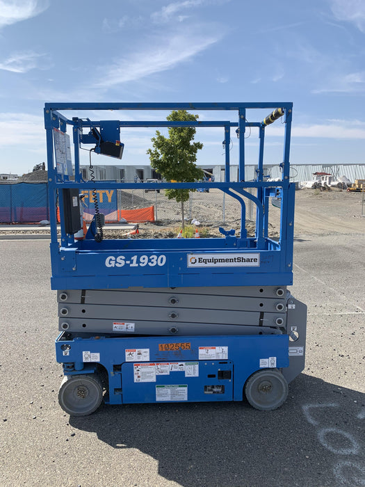 2020 Genie GS-1930 Solid Non Marking Tires, Beacon, Folding rails with half height swing gate, 800W Inverter