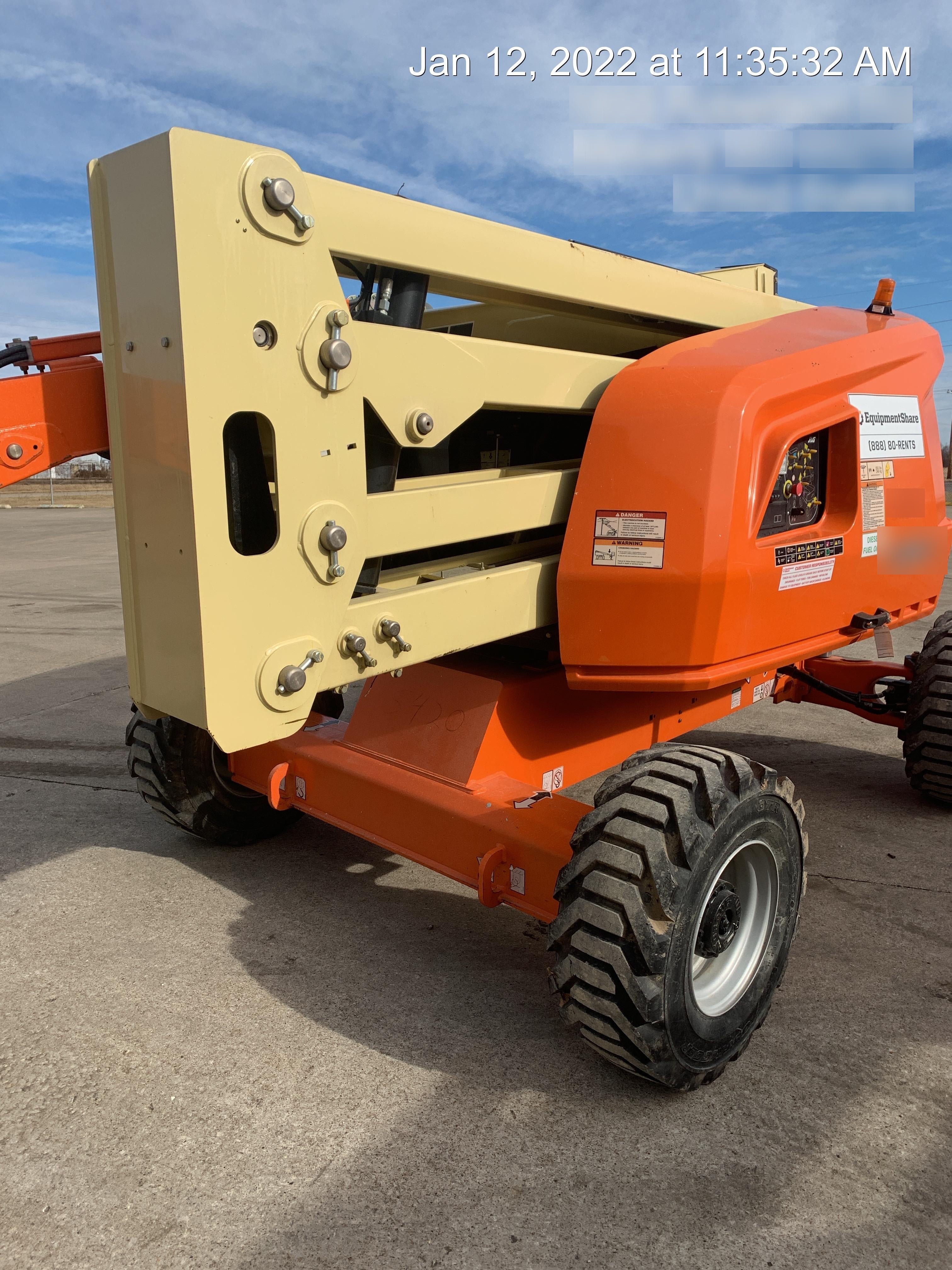 2019 JLG 450AJ