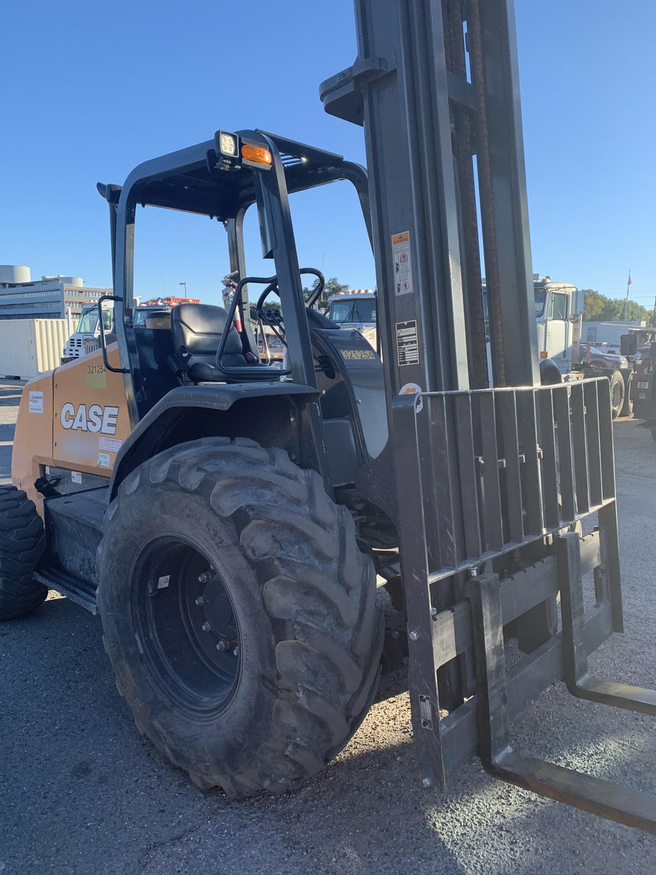 2023 CASE 588H