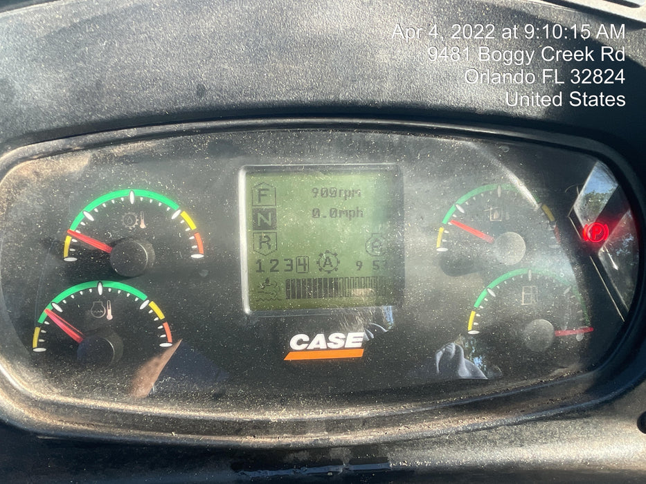 2016 Case 821F CLOSED CAB, JRB 418 STYLE HYD COUPLER