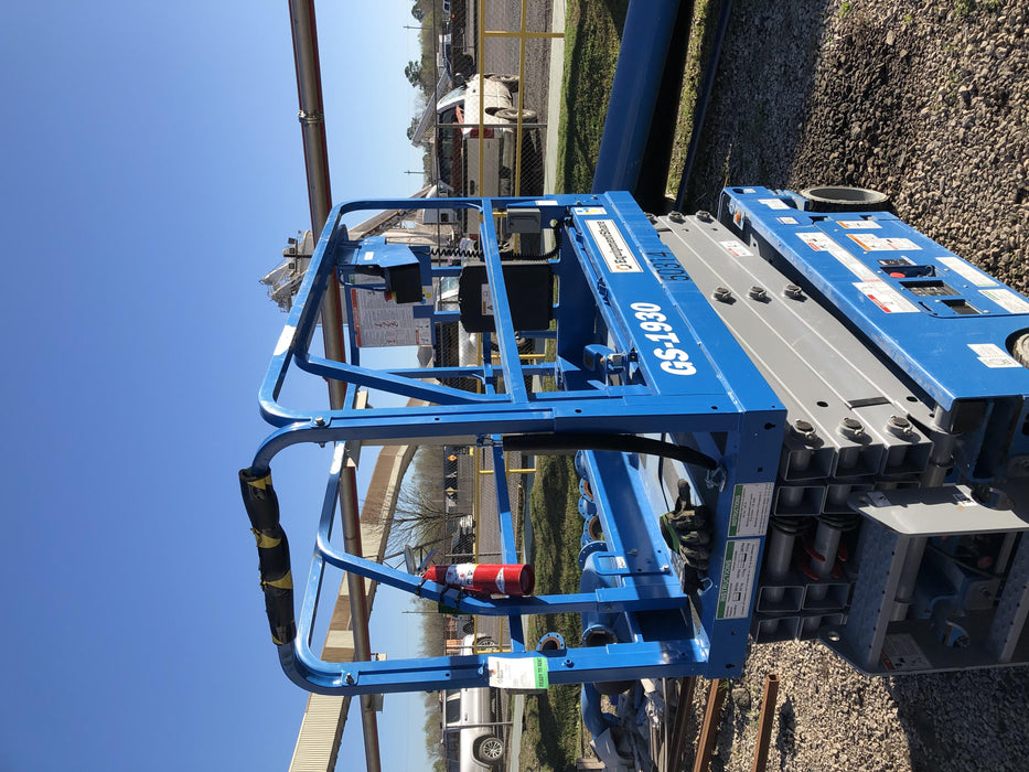 2019 Genie GS-1930 Fixed Rails with Chain Entry
