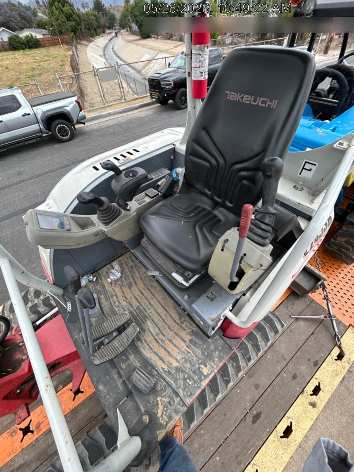 2022 TAKEUCHI TB235-2R