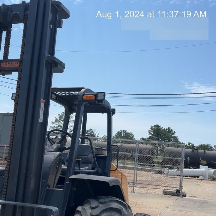 2023 CASE 588H