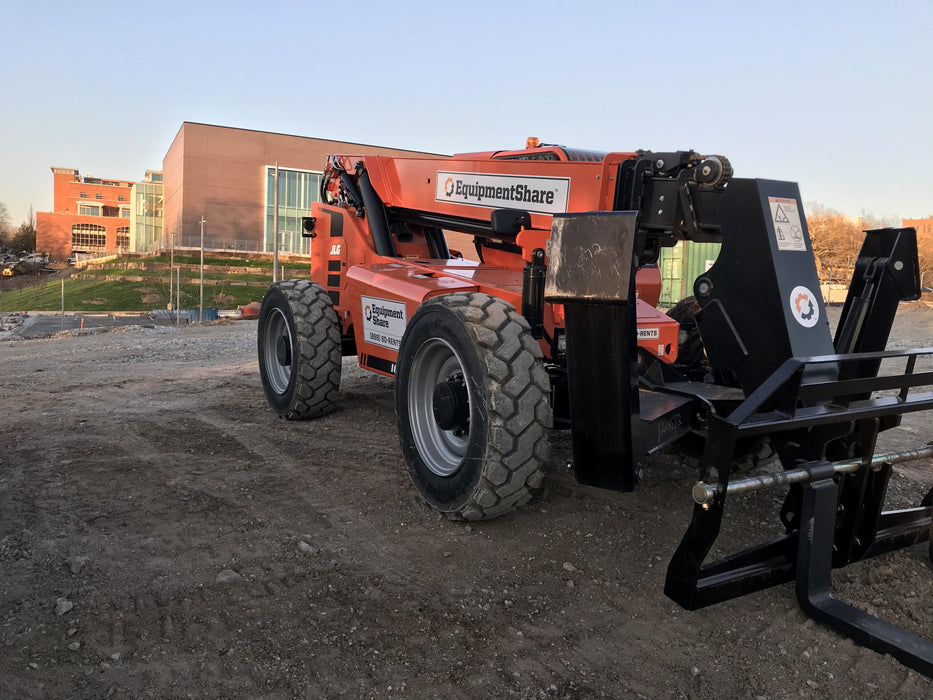 2020 Skytrak 10054 74 Hp, Cab/Heat/Air, FF Tires, Work Lights, Beacon, Aux Hydraulics, Back up Alarm, Lifting Eye, ES Decals