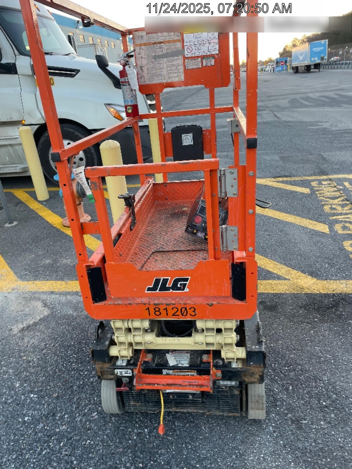 2021 JLG ES1330L