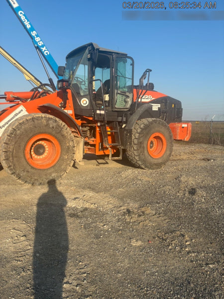 2022 HITACHI ZW220-6