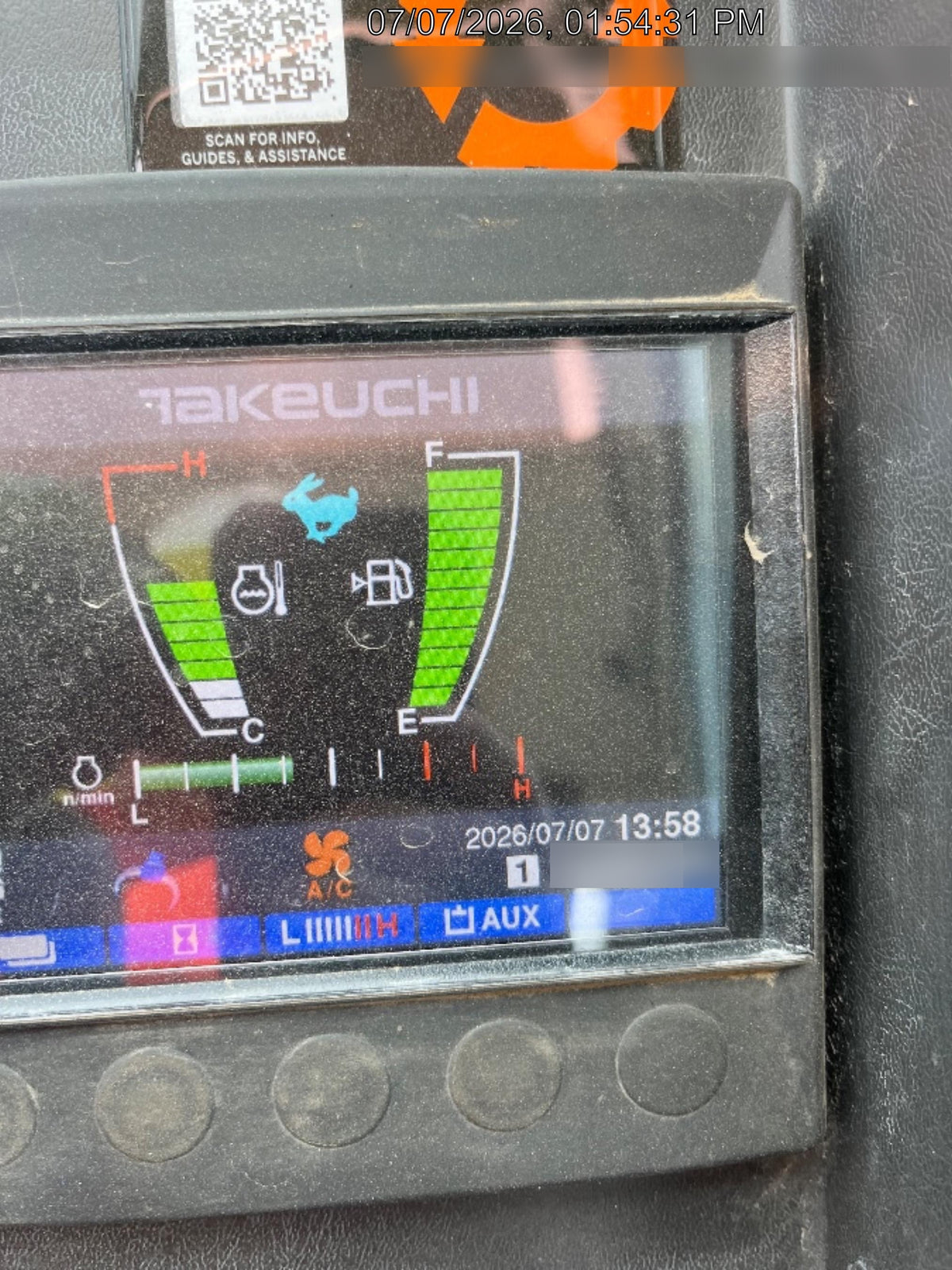 2022 TAKEUCHI TB250-2CR