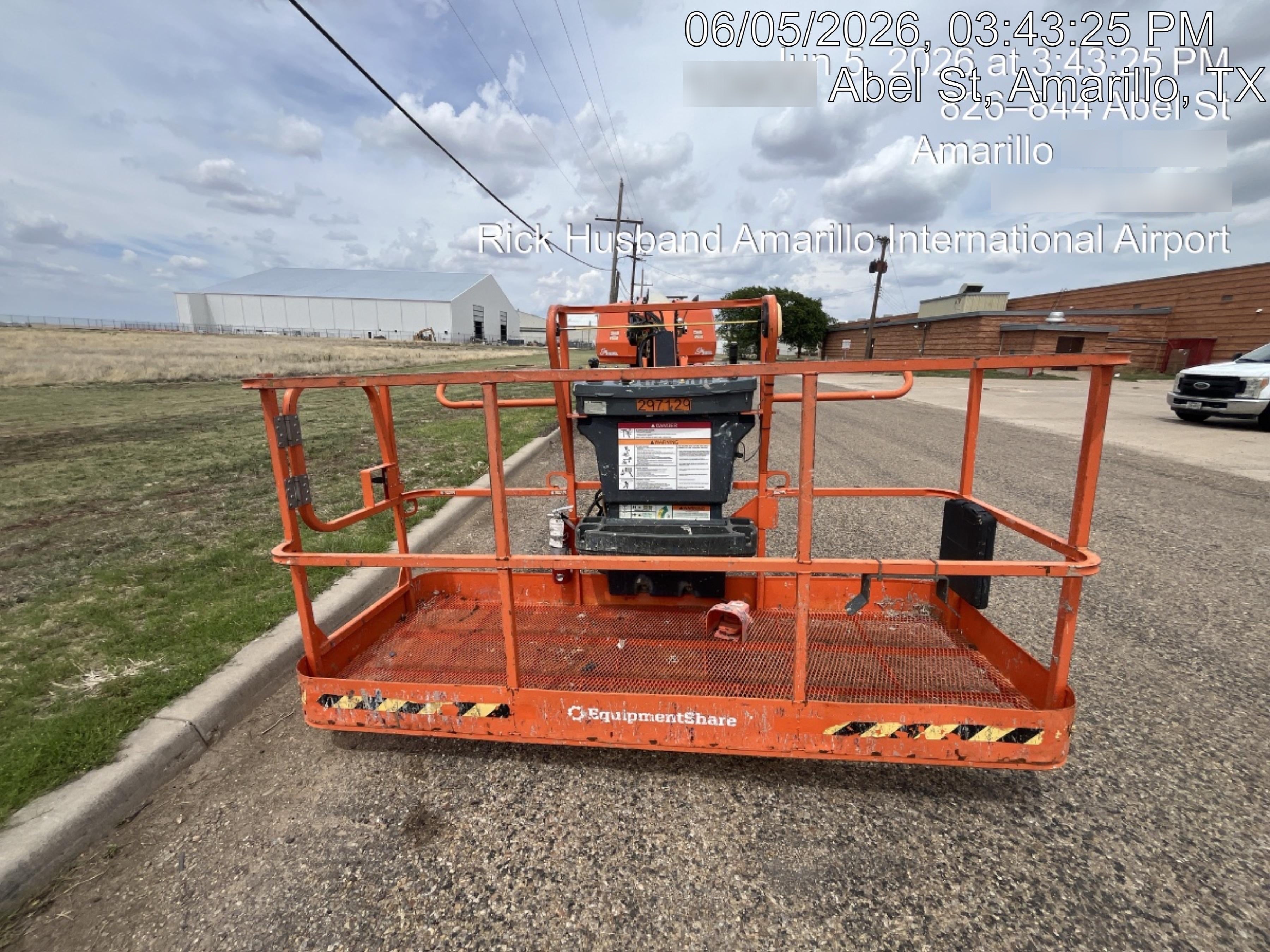 2023 JLG 660SJ