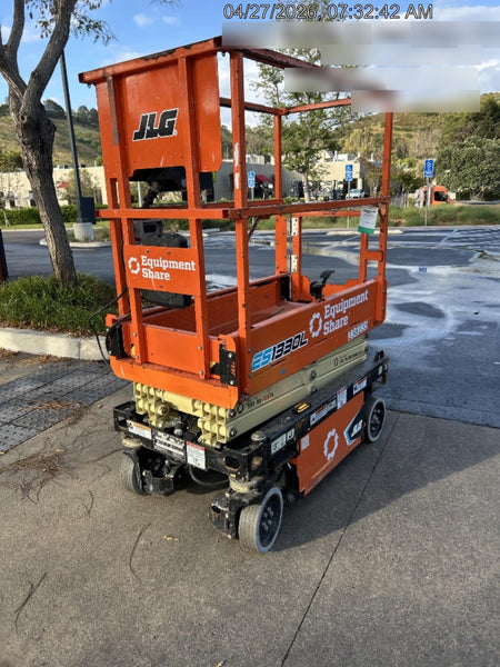 2022 JLG ES1330L