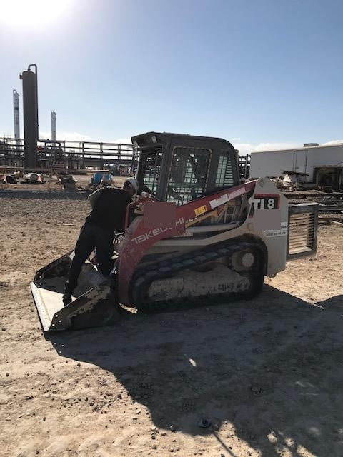 2019 Takeuchi TL8 Cab, Heat/AC, Defroster, 15" Wide Rubber Tracks, Back-up Alarm, Front & Rear Working Lights, Auxiliary Hydraulics, Two-Speed Travel, Electronic Monitoring System, Hydraulic Universal Quick Hitch 76" HD Dirt Bucket with 8 Teeth, 20.3 cubic feet Capacity
