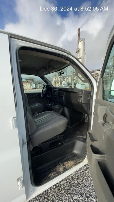 2023 CHEVROLET Express Van - Rental
