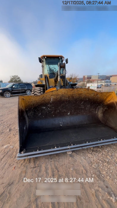 2019 John Deere 524L Cab/Heat/AIR, 3rd Function Hydraulics, Hydraulic JRB QC 2.75 Yd. Bucket, 60" Carriage/72" Forks