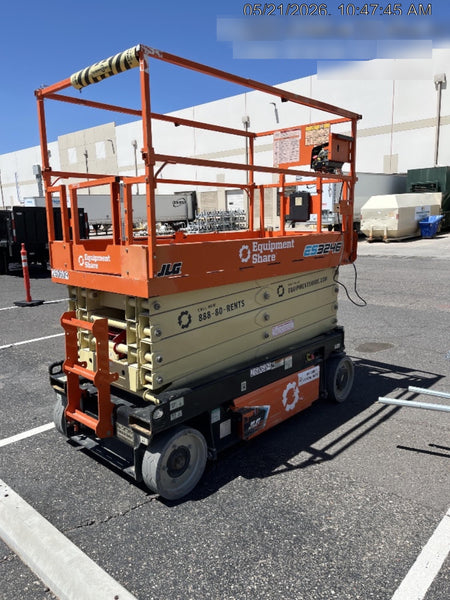 2022 JLG ES3246