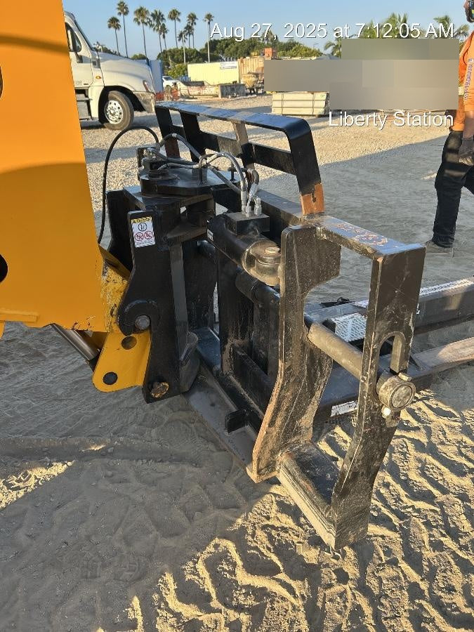 2024 JLG 1001095418S