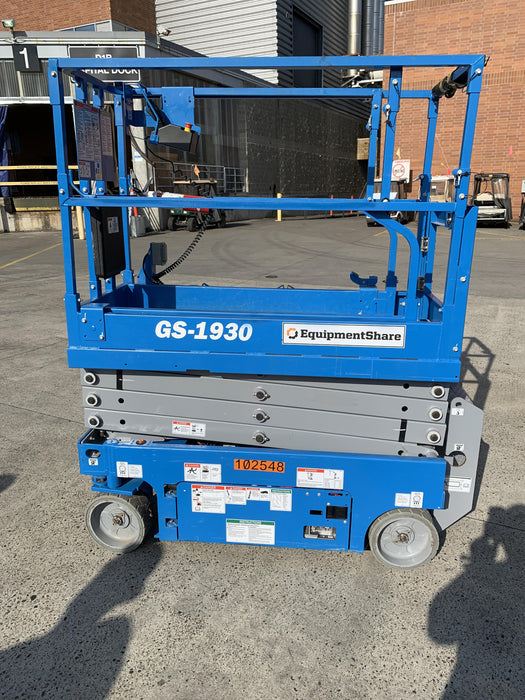 2020 Genie GS-1930 Solid Non Marking Tires, Beacon, Folding rails with half height swing gate, 800W Inverter