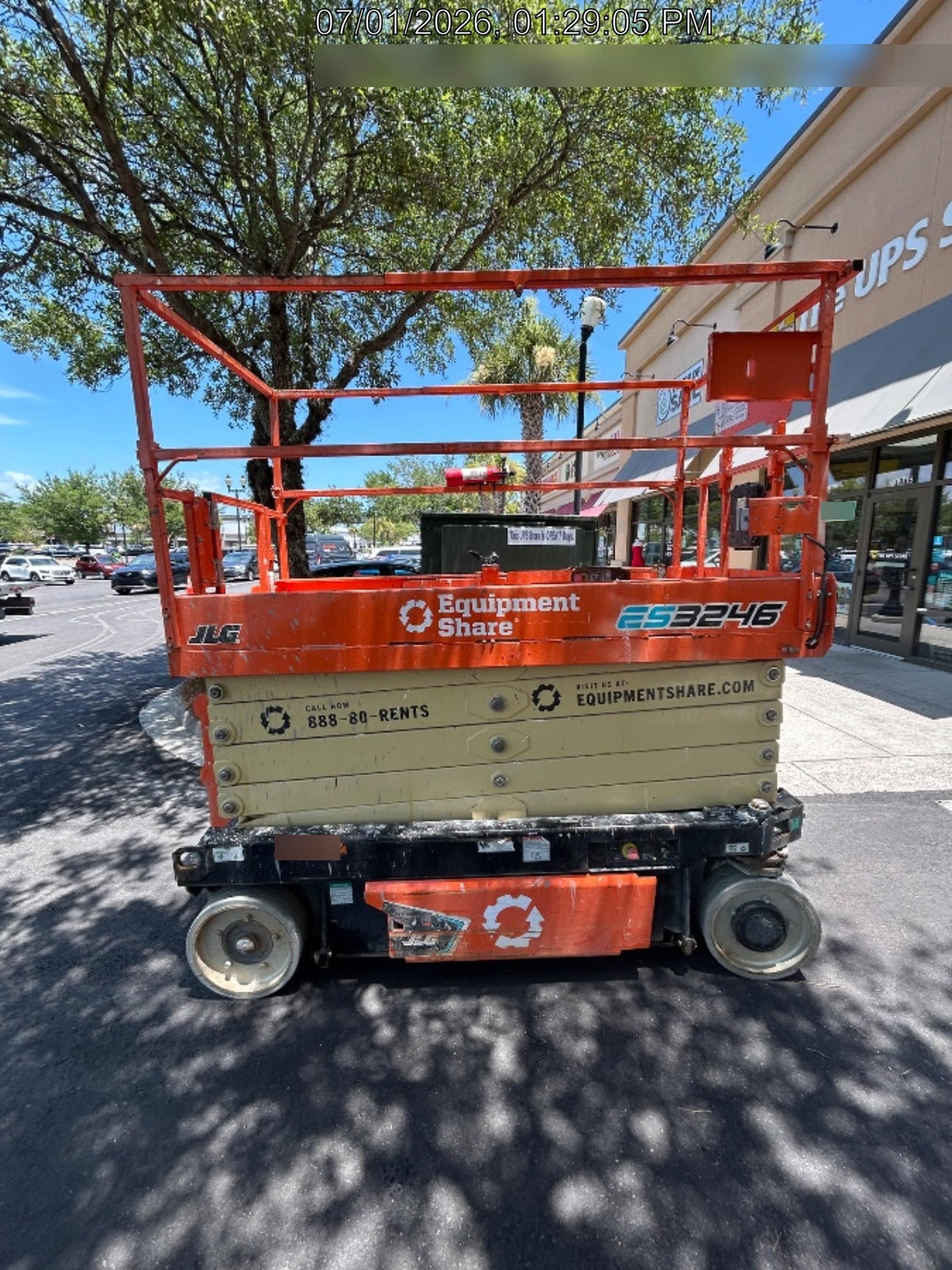 2022 JLG ES3246