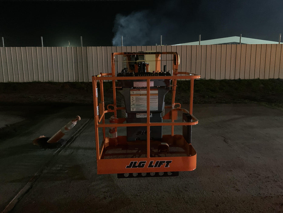 2019 JLG E300AJP
