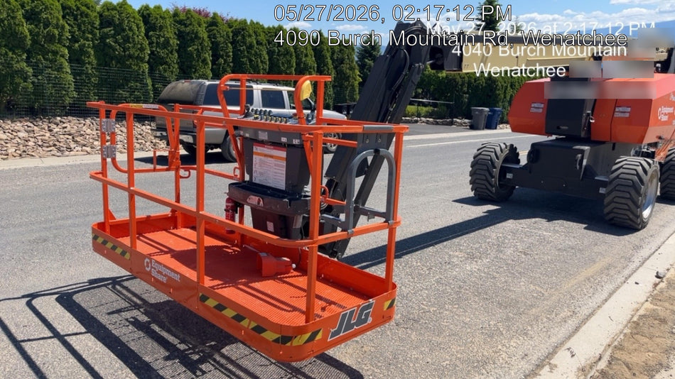 2025 JLG 800AJ